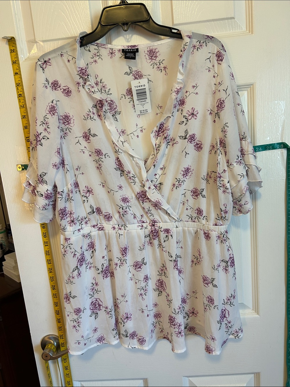 torrid White Floral Surplice Peplum Blouse NWT